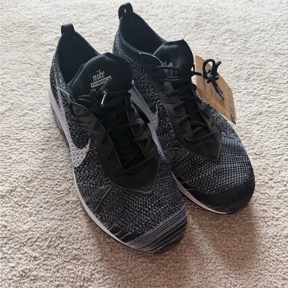 Nike Black and White Athletic Shoes